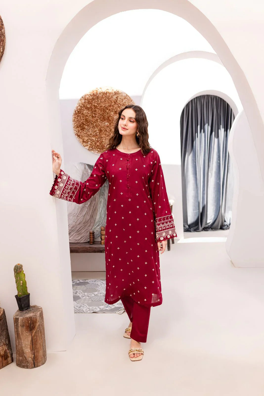 Styling Silayi Pret’s Maroon Dresses for Every Occasion: A Splash of Sophistication