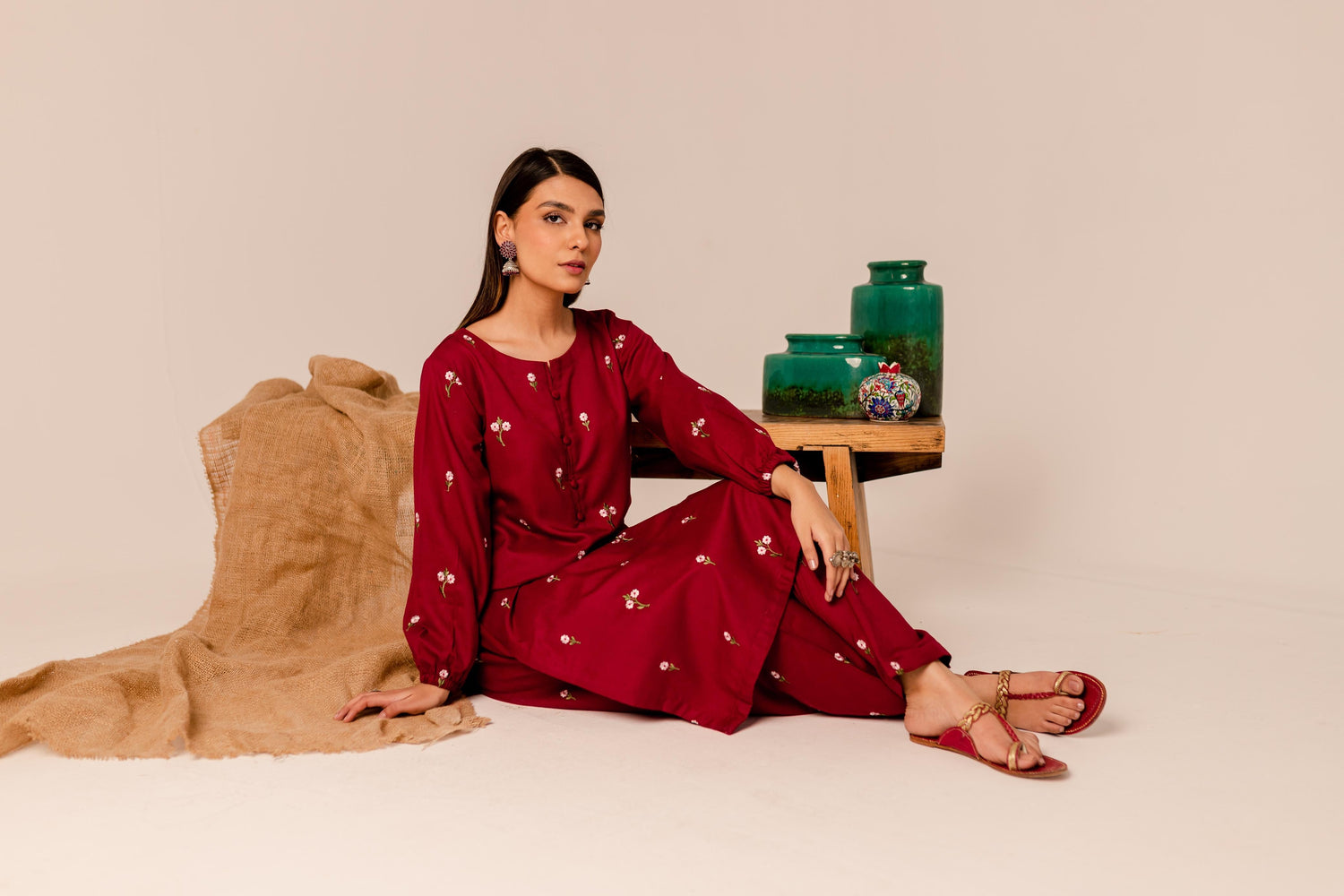 Wedding Guest Outfits: Elegant yet Comfortable Dress Ideas