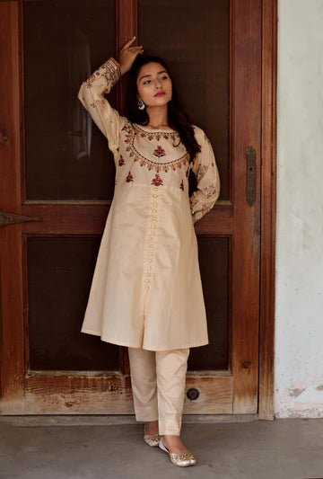 How to Keep the Embroidered Dresses Safe for Long