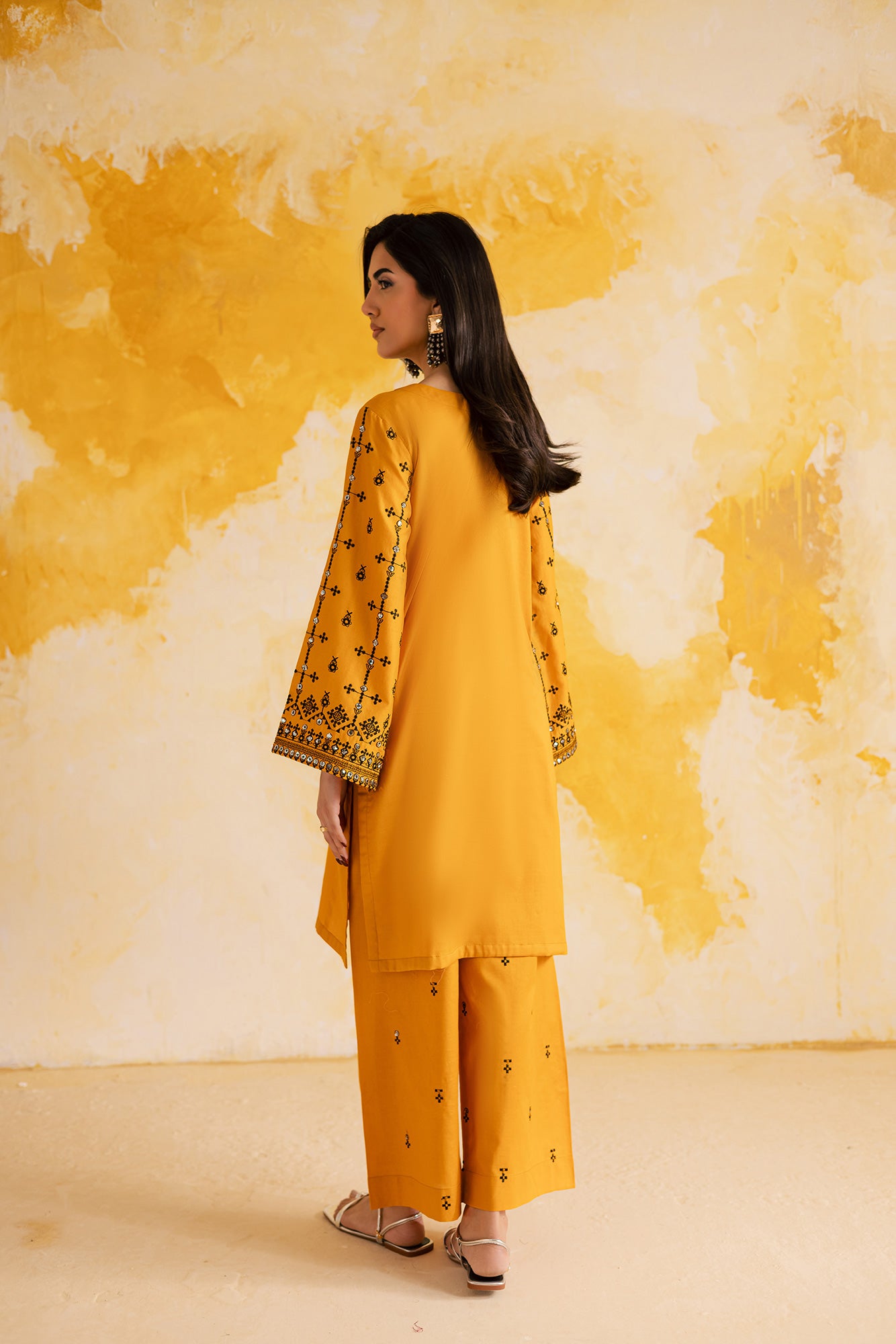 2PC LUXURY EMBROIDERED DRESS - 1117