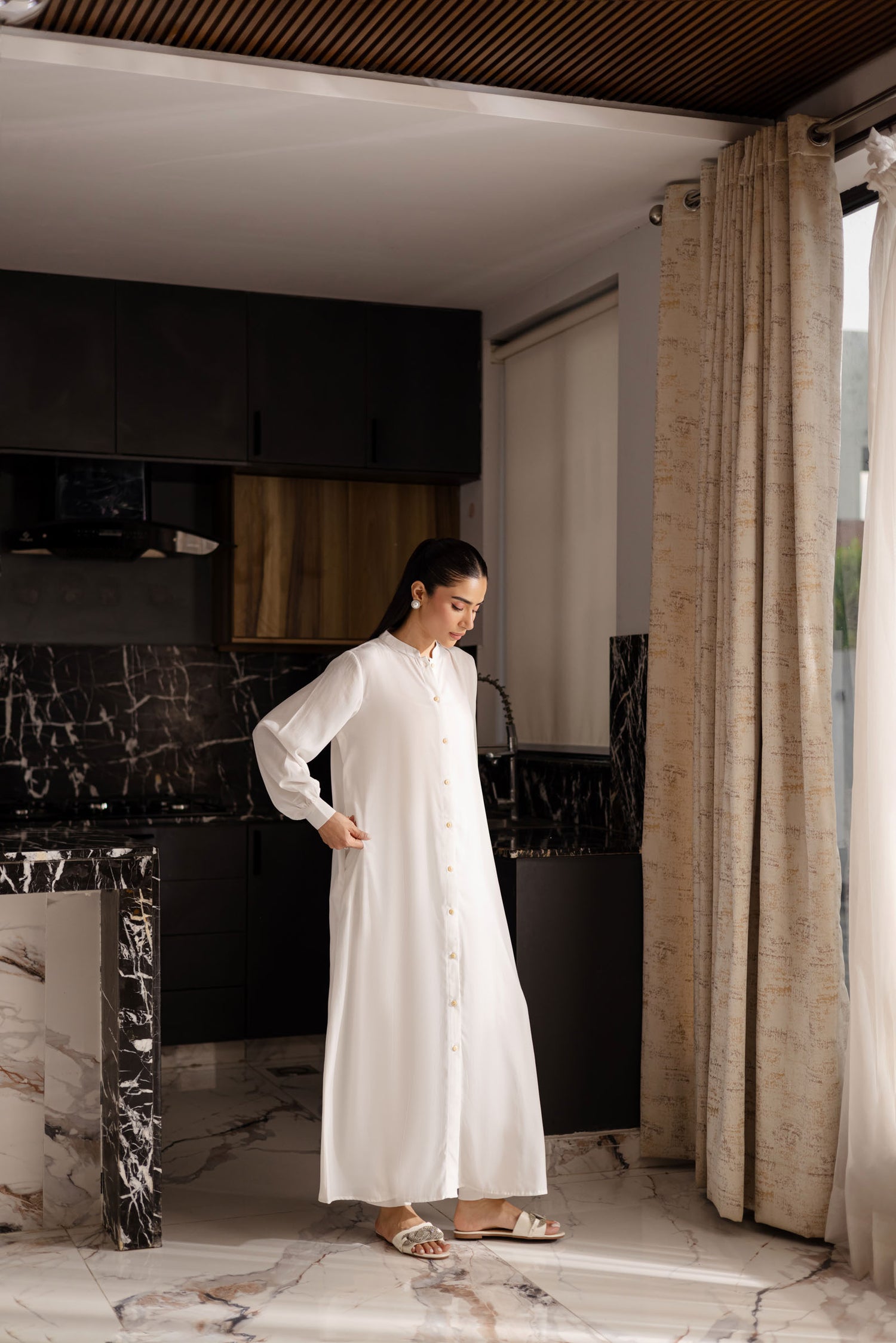 simple white dress designs pakistani White straight kurta churidar for eid